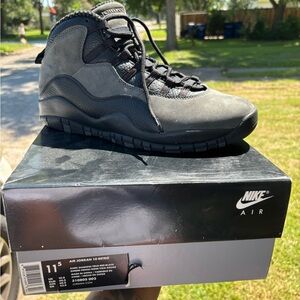 Nike Air Jordan 10 Retro Gray and Black Sneakers